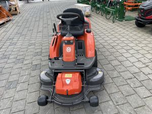 Tondeuse autoportée diesel Husqvarna R216TC de qualité supérieure avec moteur Kubota, transmission intégrale et plateau frontal commercial, à vendre - Product Image 3