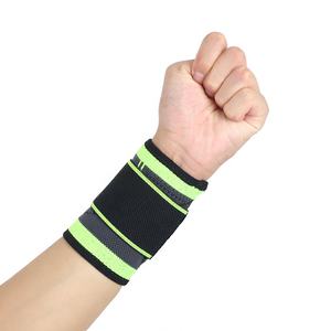 Muñequeras de Halterofilia Ligeras, Ajustables y Transpirables al Mejor Precio, Diseño de Logotipo Personalizado de Última Tendencia para Ejercicio de Verano - Product Image 6