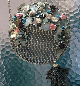 Embrayages exclusifs en laiton nacré de mariée faits à la main de concepteur faits à la main pochette en laiton de soirée pour les femmes BY LUXURY CRAFT - Product Image 6