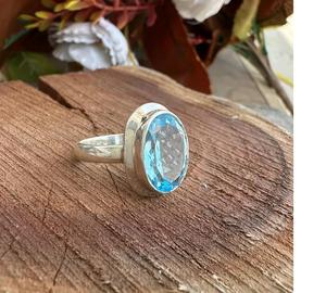 แหวนพลอยบุษราคัมสีฟ้าตัดเป็นเหลี่ยมเพชรพลอยแฮนด์เมด925เงินสเตอร์ลิงคริสเตียนโบฮีเมียนเป็นมิตรต่อสิ่งแวดล้อม - Product Image 2