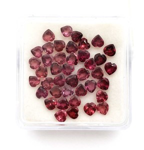Lot de pierres précieuses en vrac coupées en cœur de grenat rhodolite naturel 4-6 MM certifié IGI pour la fabrication de bijoux en pierre - Product Image 2