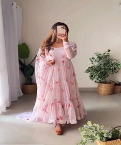 ชุดเดรสสวมใส่อิสลาม เสื้อผ้า ชุดมุสลิมเจียมเนื้อเจียมตัว: อาบายา ฮิญาบ และแฟชั่นอิสลามเพื่อการแต่งตัวอย่างสง่างาม - Product Image 4