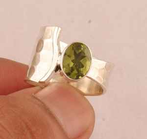 Anillo de peridoto Natural martillado de Plata de Ley 925 sólida, banda elegante de diseñador hecha a mano, regalo de aniversario de boda para mujer - Product Image 6