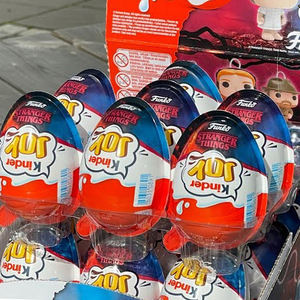 Stranger Things Kinderr Joy Huevo de Chocolate de Edición Limitada de 20g con Juguete Sorpresa Exclusivo - Product Image 1