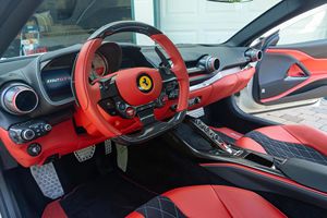 2023 เฟอร์รารี่ 812 GST น้ำมันเบนซิน ไมล์น้อย - Product Image 4