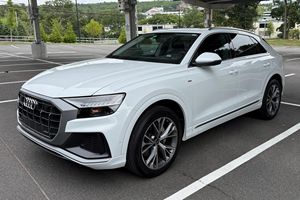 AUDI Q8 PREMIUM PLUS ปี 2023 สภาพดีเยี่ยม พร้อมส่ง - Product Image 2