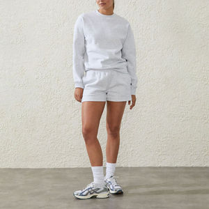 Ensemble sweatsuit jogging pour femmes 2 Pcs col ras du cou en coton personnalisé Ensemble sweatshirt personnalisé avec short - Product Image 4