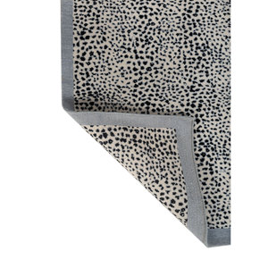 ผ้าขนสัตว์ลายเสือดาวของ Peter D'Ascoli สำหรับตกแต่งบ้าน ลวดลายพิมพ์สัตว์สุดหรู - Product Image 5