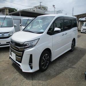 Conduite à droite 2021 2022 GD6 Toyotaa Noah à vendre - Product Image 4