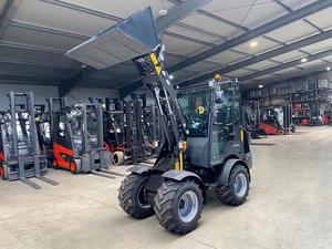รถตักล้อยาง Panther W25 ขนาดกะทัดรัด 2.57 ตัน เครื่องยนต์ดีเซล Kubota V1505 ระบบไฮโดรสแตติก Rexroth สำหรับงานเกษตร พร้อมบุ้งกี๋และตะเกียบ - Product Image 1
