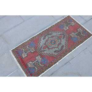 Tapis de 1,7 x 3,3 pieds, tapis turc vintage, tapis oriental en laine rouge - Product Image 3