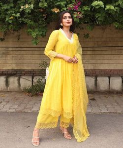 DESIGNER LOURD NET SEQUENCE TRAVAIL KURTI BAS AVEC QUATRE LATÉRAUX DUPATTA TRADITIONNEL WEAR PLUS BAS PRIX VÊTEMENT ETHNIQUE Alphanumero - Product Image 1