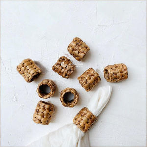 ที่ใส่ผ้าเช็ดปากจากผักตบชวา ขายดีปี 2026 ของตกแต่งโต๊ะสไตล์เรียบง่าย งานฝีมือทำมือจากเวียดนาม ผู้ผลิตเครื่องใช้บนโต๊ะอาหารจากเวียดนาม - Product Image 4