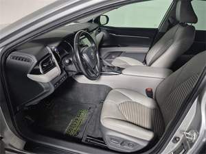 2020 Toyota Camry SE - Product Image 3