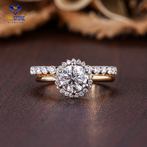1.42 TDW Bague en or jaune avec diamant taillé rond par Lab-Stone / Shine avec diamants/couleur EF-VS - Product Image 1