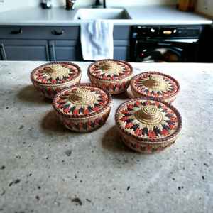 Panier d'herbe Moonj naturel écologique fait à la main de haute qualité avec couvercle pour le stockage et la décoration intérieure - Product Image 4