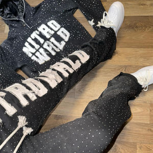 Ensemble sweat-shirt et pantalon de survêtement vintage d'hiver en gros pour hommes, design personnalisé avec strass et patchs déchirés, 100% coton - Product Image 4