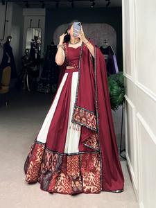 Diseñador estilo Bollywood puro rayón pesado Lehenga Choli liso impreso espejo trabajo encaje Gota Patti para verano invierno boda desgaste - Product Image 2