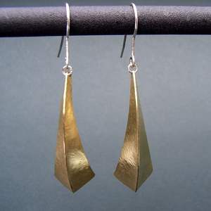 ต่างหูห่วงทำจากเรซินรูปร่างทรงกลมทันสมัยสวยงามที่สุดสำหรับใช้ในชีวิตประจำวันและในงานแต่งงานสำหรับผู้หญิง - Product Image 3