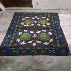 Los edredones bordados Suzani hechos a medida no son solo piezas de cama, son formas de Arte Vivo. Cada colcha está bordada a mano. - Product Image 1