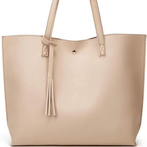 Sac fourre-tout en similicuir à la mode pour femmes élégantes avec gland et base renforcée pour un usage quotidien fabriqué au Pakistan - Product Image 1