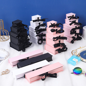 Boîte cadeau carrée haut de gamme en carton avec doublure en éponge pour bijoux (bague, montre, collier, boucles d'oreilles, pendentif) - Product Image 5