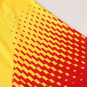 Uniforme de football haut de gamme pour hommes |   Kit de performance atomique jaune et rouge |   Ensemble de maillot et short de football pour entraînement d'équipe adulte, vêtements de sport - Product Image 4