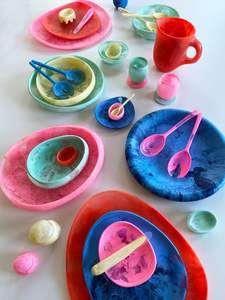 CARACTERÍSTICA VIBRANT HECHO A MANO 100% Juego de servidores de ensalada de resina para uso doméstico y hotelero Incluye cuchara de helado para servir ensalada - Product Image 2