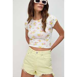 Blusa Casual de Manga Corta con Cuello Redondo, 100% Poliéster, Estilo Básico, Corta, con Logotipo Frontal - Product Image 2