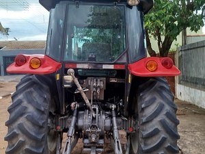 High Quality Massey Ferguson 4275 for Engine 42HP Red 4WD Wheel Farm Tractor High Productivity Gear Drive 3-Year Warranty - Product Image 2