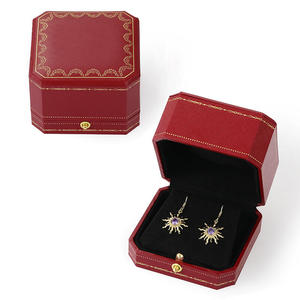 Boîte de rangement pour bijoux Jeulia Vintage Rouge - Boîte à boucles d'oreilles carrée de luxe - Product Image 1