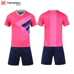 ชุดฟุตบอลแบบซับลิเมชั่นขายส่ง เสื้อฟุตบอลผ้าคอตตอน/โพลีเอสเตอร์ สีและดีไซน์สั่งทำได้ บริการ OEM ราคาถูก - Product Image 3