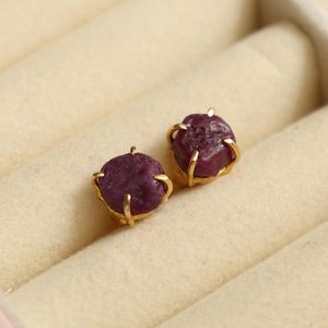 ต่างหูพลอยหยาบทำจากเงินสเตอร์ลิงขนาด8-10มม. ทำด้วยมือดีไซน์แบบง่าม - Product Image 4