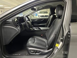 Mirai XLE AWD Coupé 2022, Interior Oscuro, Asientos de Cuero, Caja de Cambios Automática, Motor Turbo, Tamaño de Neumáticos R16, Volante a la Izquierda, Techo Solar Eléctrico - Product Image 5