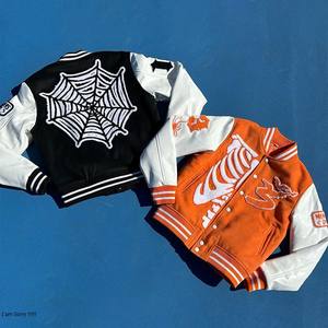 Chaqueta Universitaria de Béisbol Personalizada para Hombre, Chaqueta Bomber Bordada con Letras Gráficas Vintage en Satén Azul Claro - Product Image 2