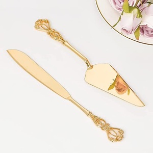 Juego de cuchillos y servidor de pastel de metal bellamente pulido con construcción robusta ideal para panaderos caseros y chefs profesionales - Product Image 2