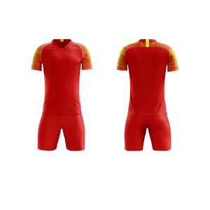 Ensemble complet personnalisable de vêtements de football rouge de haute qualité comprenant des shorts et des chemises en polyester à séchage rapide Kits de football pour hommes - Product Image 5