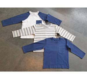 Ensemble de trois t-shirts en tricot biologique Couleurs et motifs mélangés avec col rond manches longues et col en O pour enfants - Product Image 1