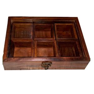 Boîte à épices en bois écologique en forme de cœur avec finition polie et intérieur doux pour les articles délicats - Product Image 1