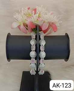 ชุดกำไลข้อมือโฆษณาอินเทรนด์สำหรับผู้หญิงเครื่องประดับแฟชั่นทำมือสำหรับงานปาร์ตี้ของเจ้าสาวและของขวัญที่ต้องมีสำหรับโอกาสพิเศษ - Product Image 2