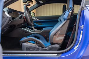 BMW M4 Competition 2025. XDrive Coupé, Bajo Kilometraje, Caja de Cambios Automática, Volante a la Izquierda, Color Oscuro, Gasolina/Eléctrico - Product Image 2