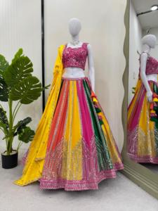 Détails de Lehengha Choli en soie satinée moderne avec fil séquentiel jusqu'à la taille 44 Intérieur inclus - Product Image 4