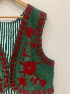 Gilet en velours vert brodé de fleurs, col en V, ouvert sur le devant, style Prairie Chic, longueur courte, pour femme, collection automne - Product Image 3