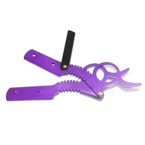 Meilleur rasoir de barbier portable en acier inoxydable avec support confortable et lame de rechange durable - Product Image 1