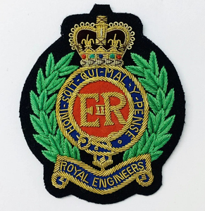 Insignias Bordadas a Mano, Parches de Tela de Sarga con Hilo Metálico Hechos a Medida, Venta al por Mayor para Uniformes con Insignias de Botón de Seda - Product Image 5