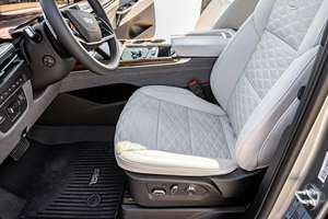 Auto 2024 Coupé Turbo R18 4WD Sport Platinum AWD, Bajo Kilometraje, Caja de Cambios Automática, Volante a la Izquierda, Gasolina - Product Image 3