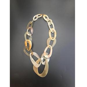 Collar de Lujo Hecho a Mano con Cuerno de Búfalo, Joyería Natural y Sostenible para Mujer, Alta Calidad - Product Image 6