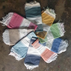 Venta al por mayor 100% algodón genuino tunecino Softtextile Hummam Fouta baño Toallas de playa patrón de rayas borlas fabricadas India - Product Image 1