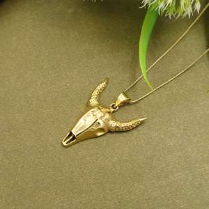 สร้อยคอจี้รูปหัวกะโหลกกระทิงทอง เครื่องประดับแฟชั่นสำหรับผู้ชาย |   สร้อยคอจี้ทองเหลืองสำหรับขายส่ง - Product Image 4