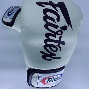 Guantes de Boxeo Fairtex con Logotipo Personalizado, Precio al por Mayor, Guantes de Boxeo de Alta Calidad de Pakistán para Hombre, Modelo MS-BG-681 - Product Image 4